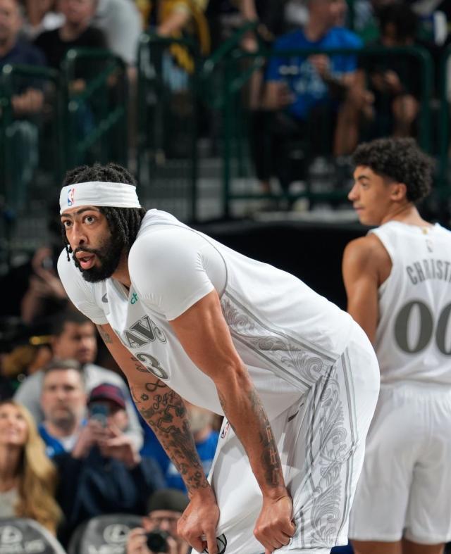 星空体育官网-一场就伤！浓眉将缺阵数周 光速打脸独行侠管理层