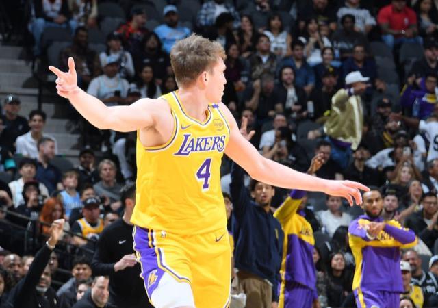 星空体育 China-克内克特才是湖人第三球星？首发就发威止跌真香