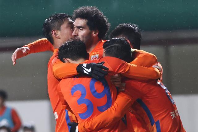 星空体育app-热议泰山问鼎：稳健踏实 乱世守住基业就是含金量