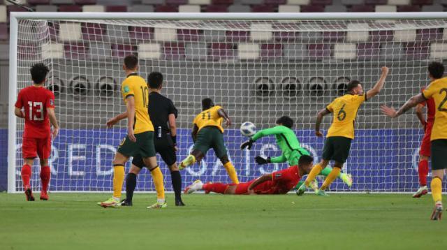 Starrysky Spor-国足后防屡次低级失误 李铁和全新中卫组合谁背锅